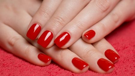 Bagaimana untuk membuat manicure shellac merah yang cantik?