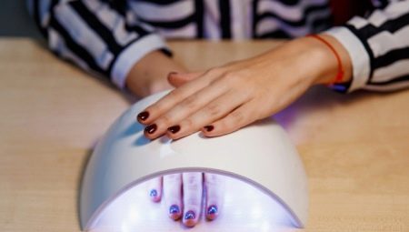 Come fare una manicure con smalto gel a casa?