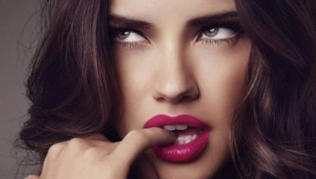 Warna lipstik apa yang harus dipilih oleh seorang brunette? 