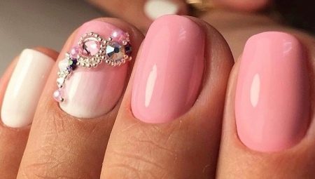 Kenmerken van roze manicure voor korte nagels