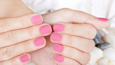 Colore rosa nella manicure gommalacca