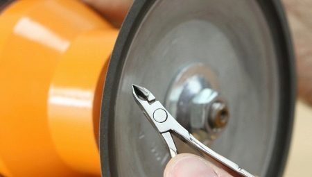 Afiando ferramentas de manicure em casa