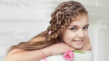 Tunduk rambut - gaya rambut yang sempurna untuk seorang puteri kecil