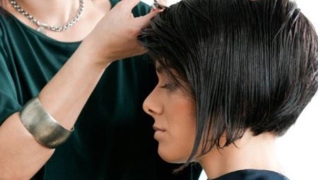 Taglio di capelli bob per capelli corti: pro e contro, consigli per la scelta e lo styling