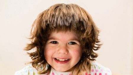 Potongan rambut untuk kanak-kanak perempuan: gambaran keseluruhan gaya rambut bergaya