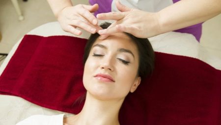 Ang pamamaraan ng pagsasagawa ng isang klasikong facial massage