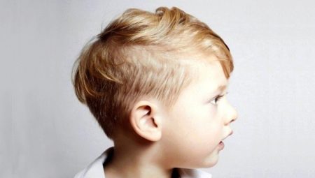 Peinados laterales con estilo para niños.