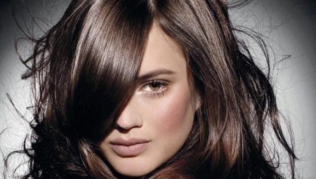 Potongan rambut Itali untuk rambut sederhana: ciri, petua untuk memilih dan penggayaan