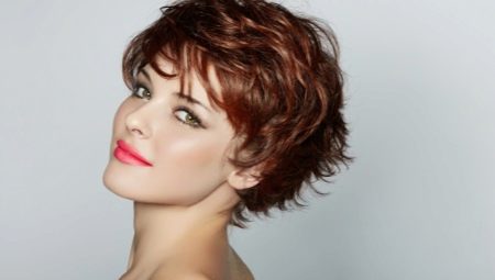 Pixie frizure za srednju kosu: značajke, savjeti za odabir i styling