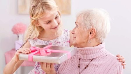 Cosa regalare a una nonna per un anniversario?