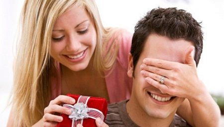 Apa yang perlu diberikan kepada suami saya pada 23 Februari?