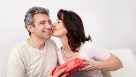 Какво да дам на съпруга си за 50 години?