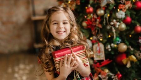 Идеи за подаръци за Нова година за момичета на 3-4 години