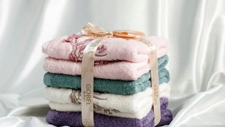 Como dobrar lindamente uma toalha de presente?