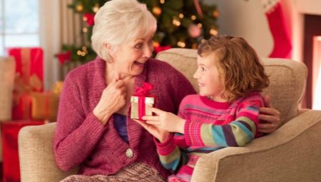 Ako urobiť darček na Nový rok svojej babičke vlastnými rukami?