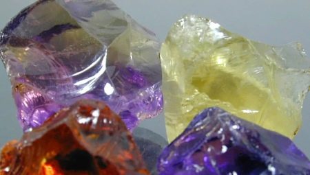 Quartz: what does a stone look like and what properties does it have?