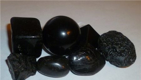 Ônix negro: propriedades da pedra, aplicação, seleção e cuidado