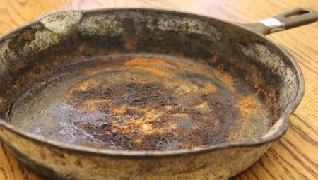 What to do if a cast iron pan rusts?