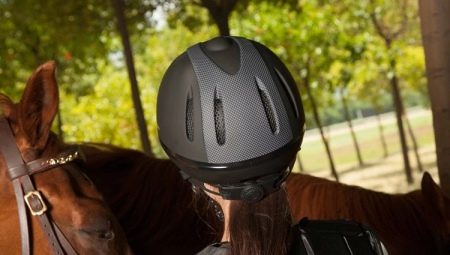 Mga tip para sa pagpili ng riding helmet