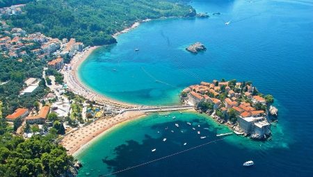 Sveti Stefan v Černé Hoře: pláže, hotely a atrakce