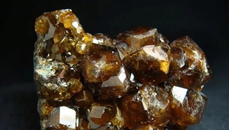 Tipus de pedres marrons i característiques del seu ús