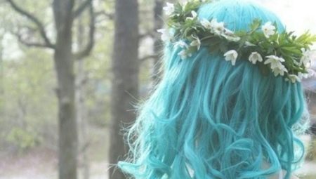 Color de cabell turquesa: qui s'adapta i com tenyir-se el cabell?