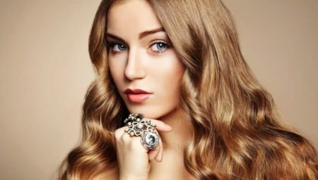 Caramel blond hair color: who suits and how to get it?