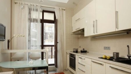 Balkonlu küçük bir mutfak tasarımı: seçim için seçenekler ve ipuçları