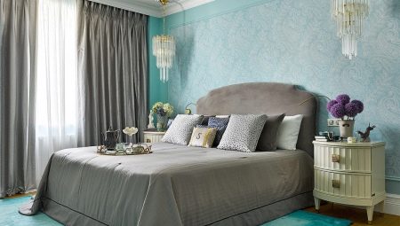 Какви завеси вървят със сините тапети в спалнята?