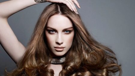 Ruskea hiusväri: sävyt, värivalikoima, värjäys ja hoito