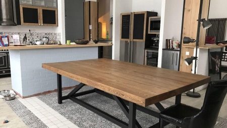 Kuhinjski stolovi u stilu potkrovlja: kako izgledaju i kako ih odabrati?