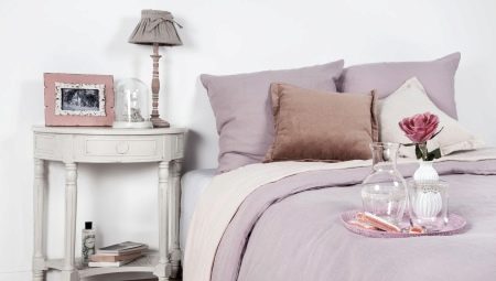 Bàn đầu giường cho phòng ngủ: các loại và mẹo để lựa chọn