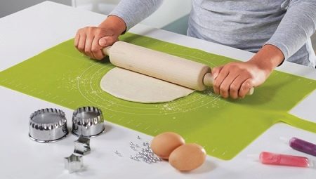 Tapis en silicone pour rouler la pâte : tailles et sélection