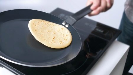 Pancake pan: apa yang ada dan bagaimana untuk memilihnya?