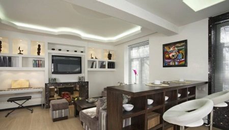 Barlı bir mutfak-oturma odası için tasarım seçenekleri