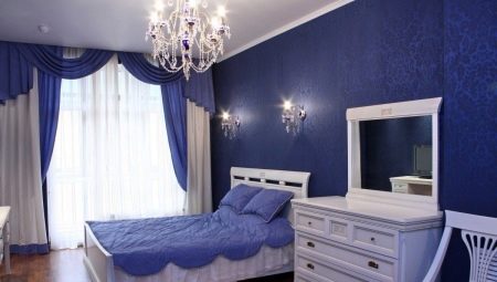 Makuuhuoneen suunnitteluvaihtoehdot sinisissä sävyissä