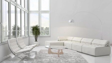 Бели мебели в интериора на хола