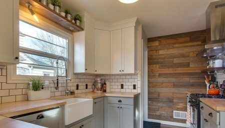 Keukenkleuren met houten werkbladen