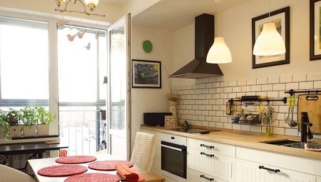 Design interiéru kuchyně bez horních skříněk