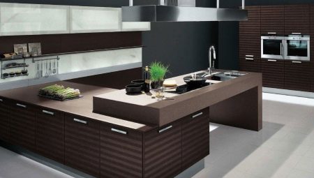 Braune Küchen: Farbkombinationen und interessante Gestaltungsideen