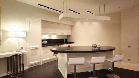 Keukens met donkere vloeren: kenmerken en ontwerpopties