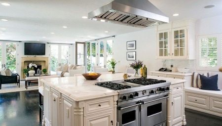 Cozinha-sala em cores claras: soluções interessantes