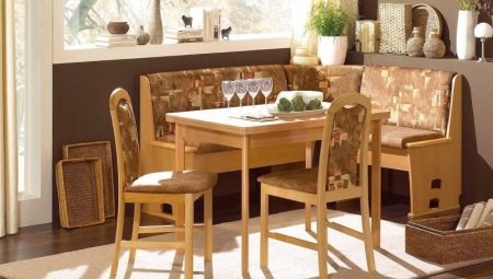 Sudut dapur dengan meja dan kerusi: ciri dan rahsia pilihan