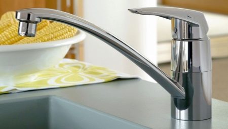 Faucet dapur tuil tunggal: jenis dan pilihan