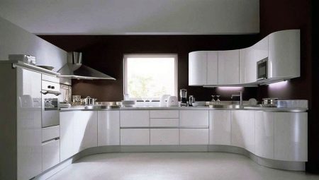 Dapur berbentuk U: tata letak, dimensi, dan desain