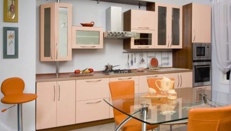 Őszibarack konyhák: tervezési jellemzők, színkombinációk és példák
