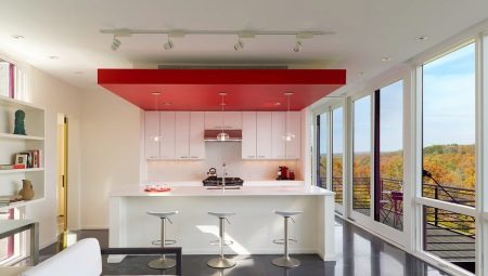 Sádrokartonové stropy v kuchyni: výhody a nevýhody, odrůdy a možnosti
