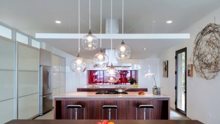 Stropne svjetiljke u kuhinji: sorte i savjeti za odabir