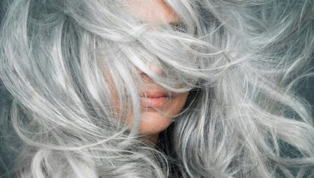 Warna rambut kelabu: warna dan kehalusan pewarnaan
