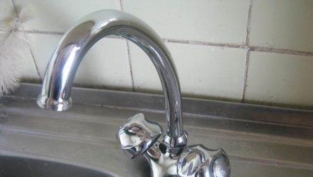 Faucets Herringbone untuk dapur: jenis, ciri dan peraturan pemilihan